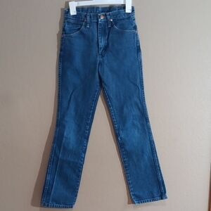 Wrangler Straight Leg Jeans in Dark Blue Wash